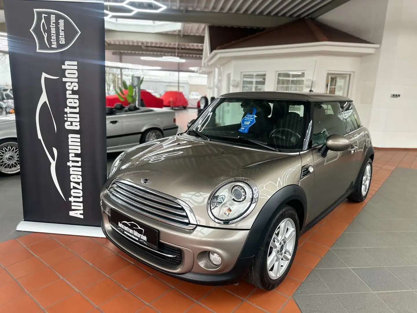 MINI Cooper * 1. Hand / NAVI / PANO / Sitz-H. * Silber - 1