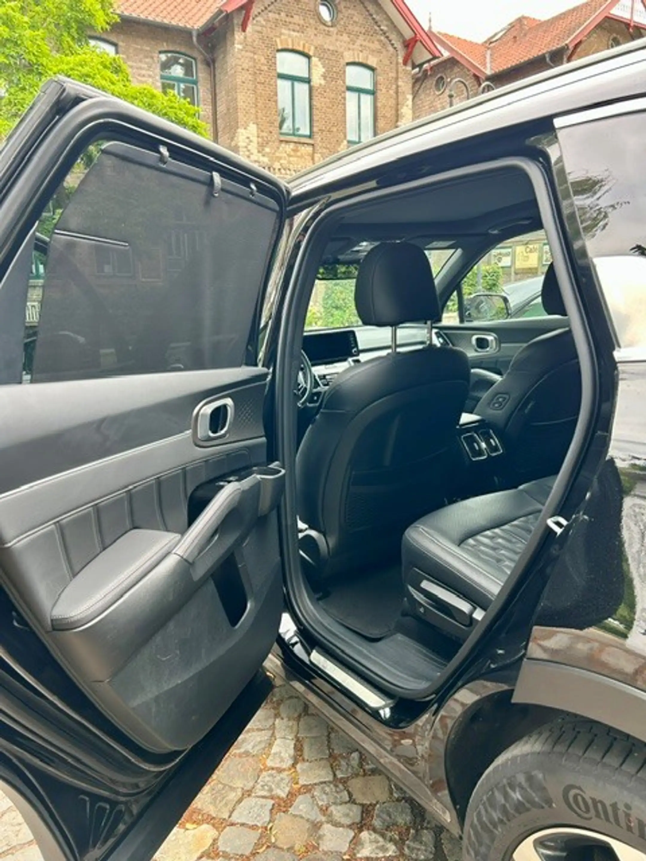 Kia Sorento Platinum 4WD Plug-In Hybrid — photo 14