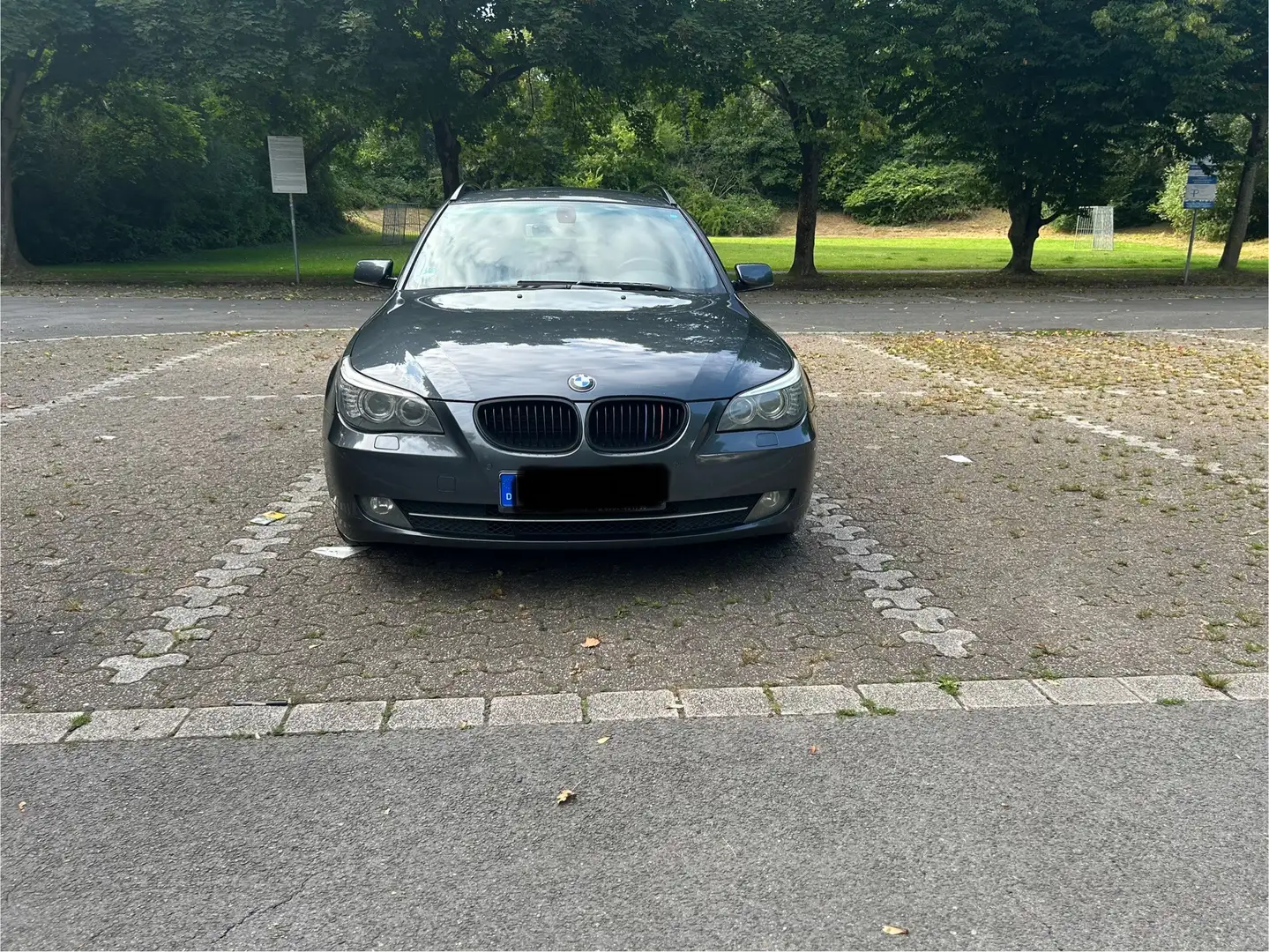 BMW 520 520d Touring Aut. Bi-Xenon Navi 8-Fach - 2