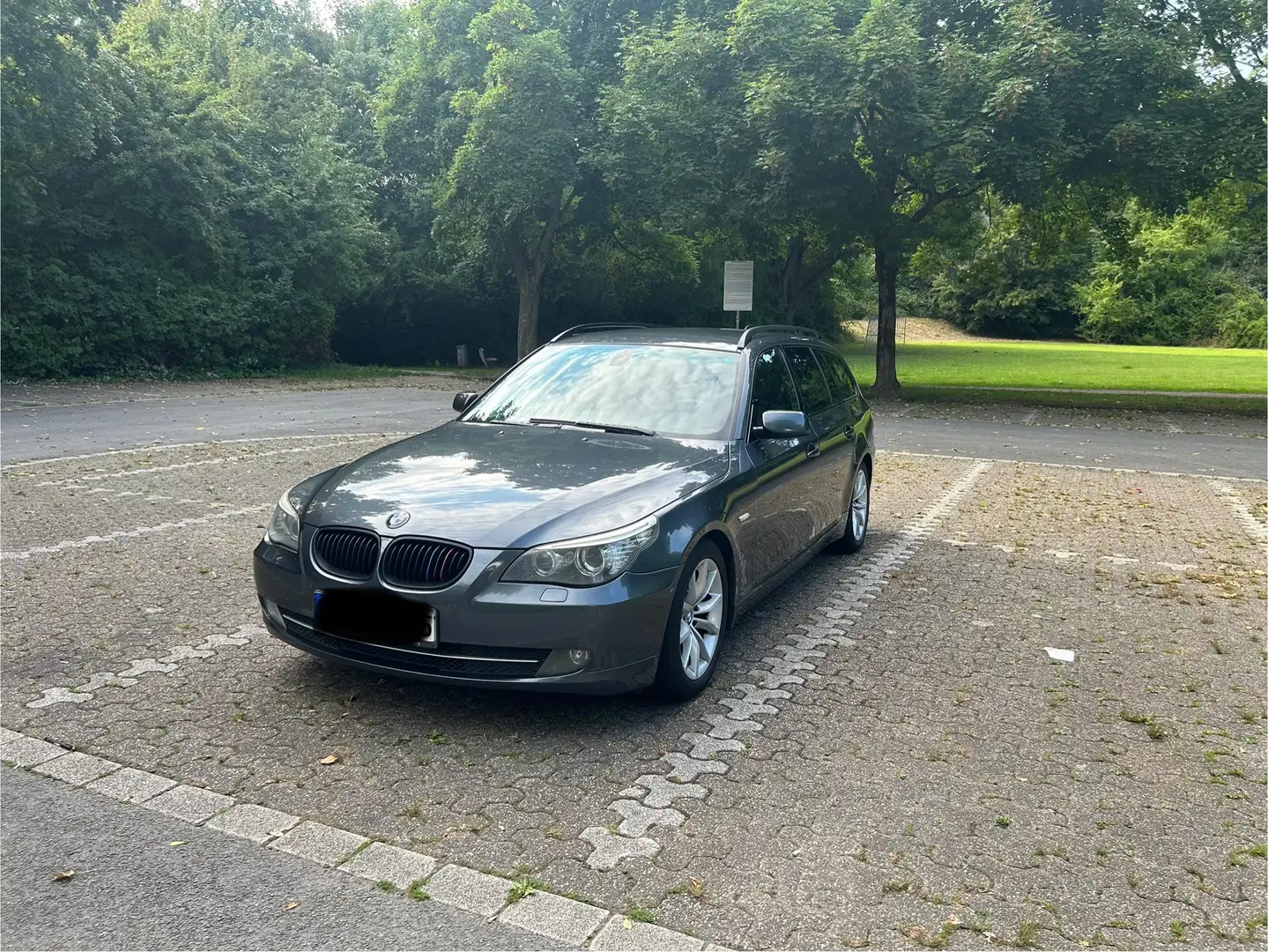 BMW 520 520d Touring Aut. Bi-Xenon Navi 8-Fach - 1