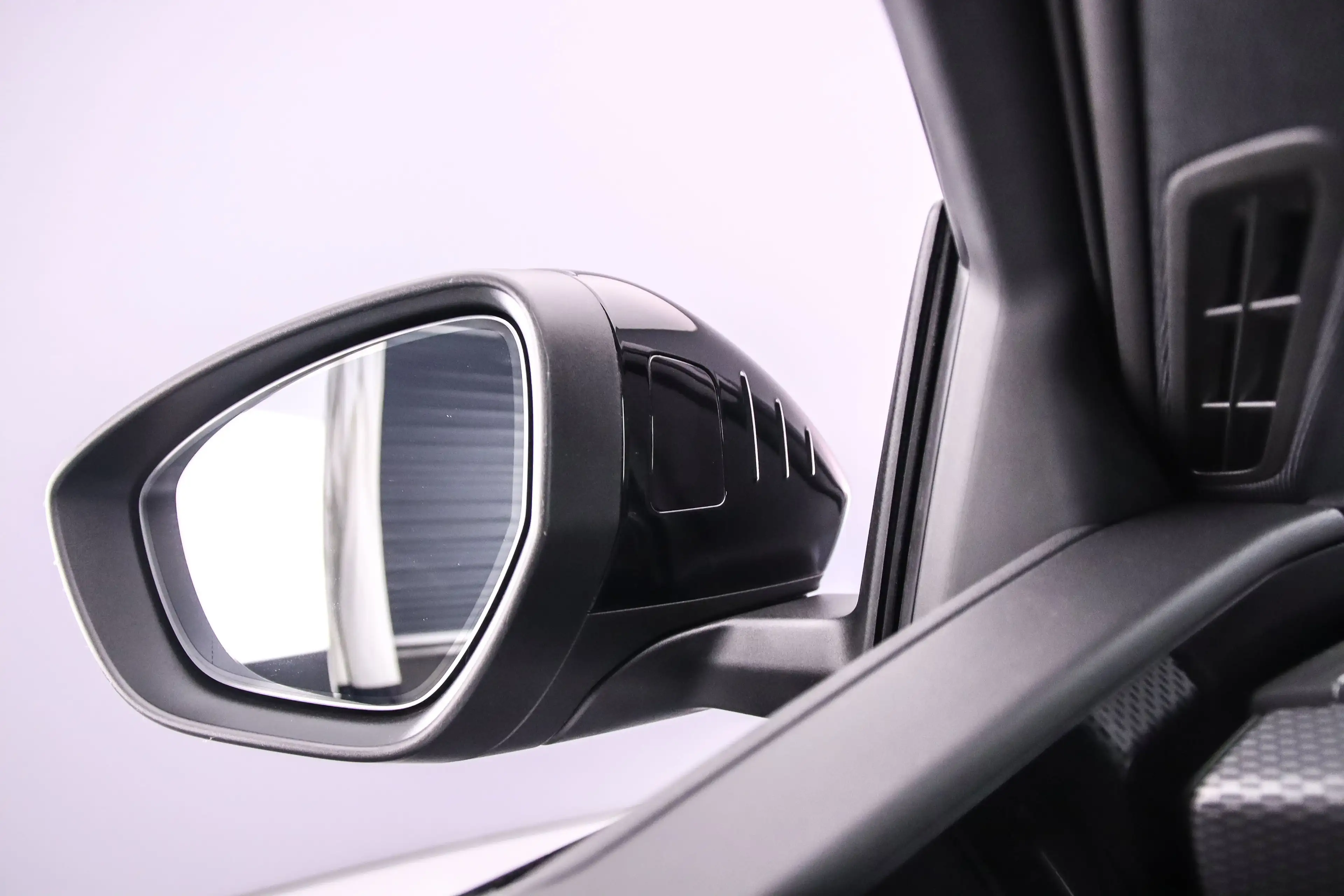 Audi A6 e-tron Avant e-tron 367pk S edition — photo 12