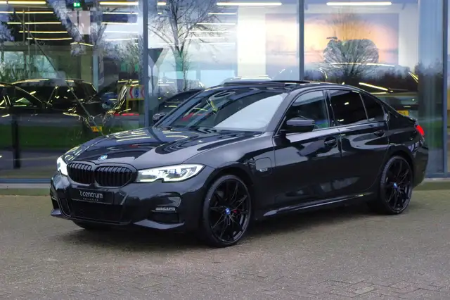 BMW 330 3-serie 330e 293 PK xDrive High Executive M-Sport,
