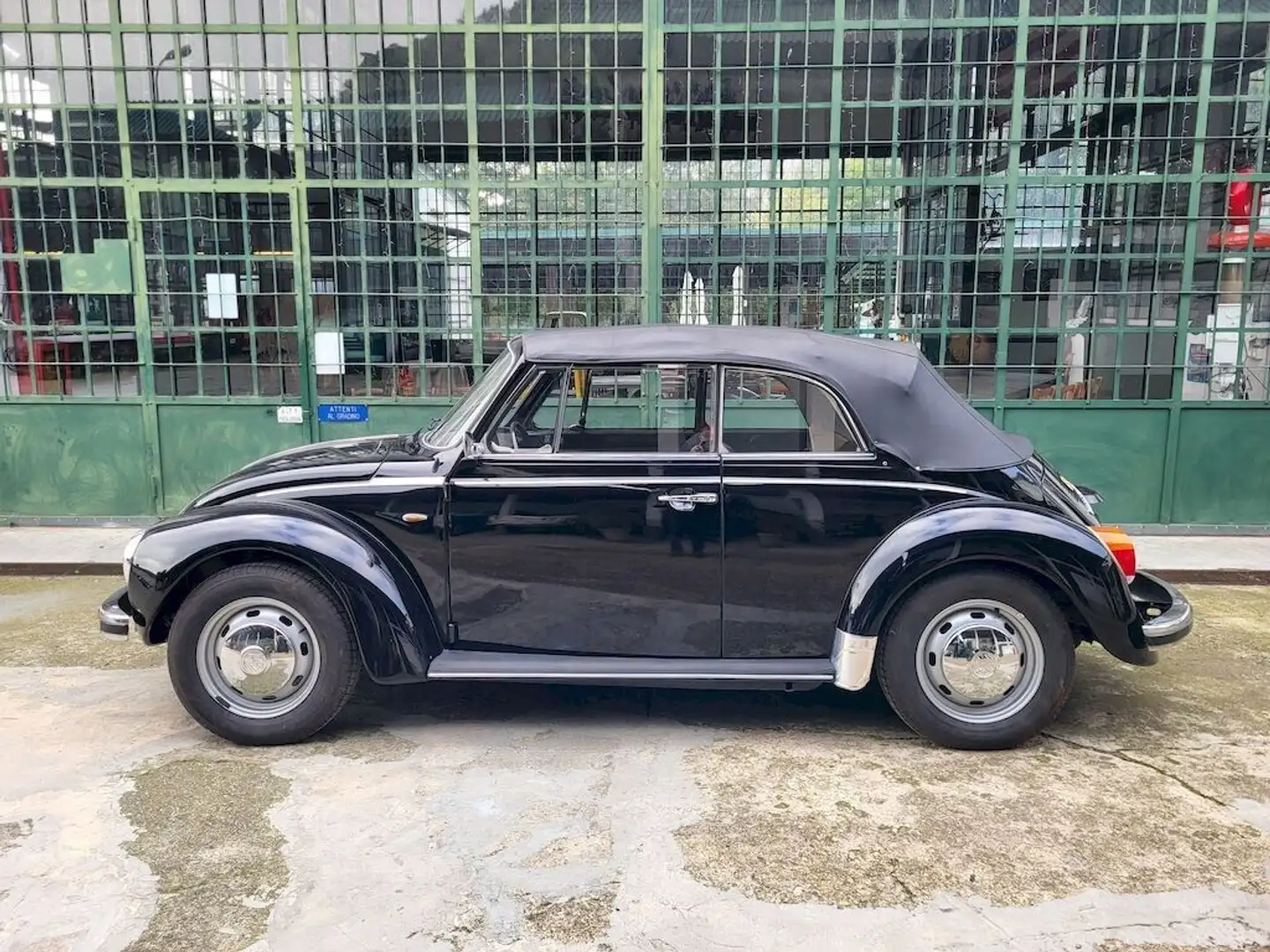 Volkswagen Maggiolino Maggiolone 1303 Cabriolet Käfer Beetle Coccinelle Nero - 2