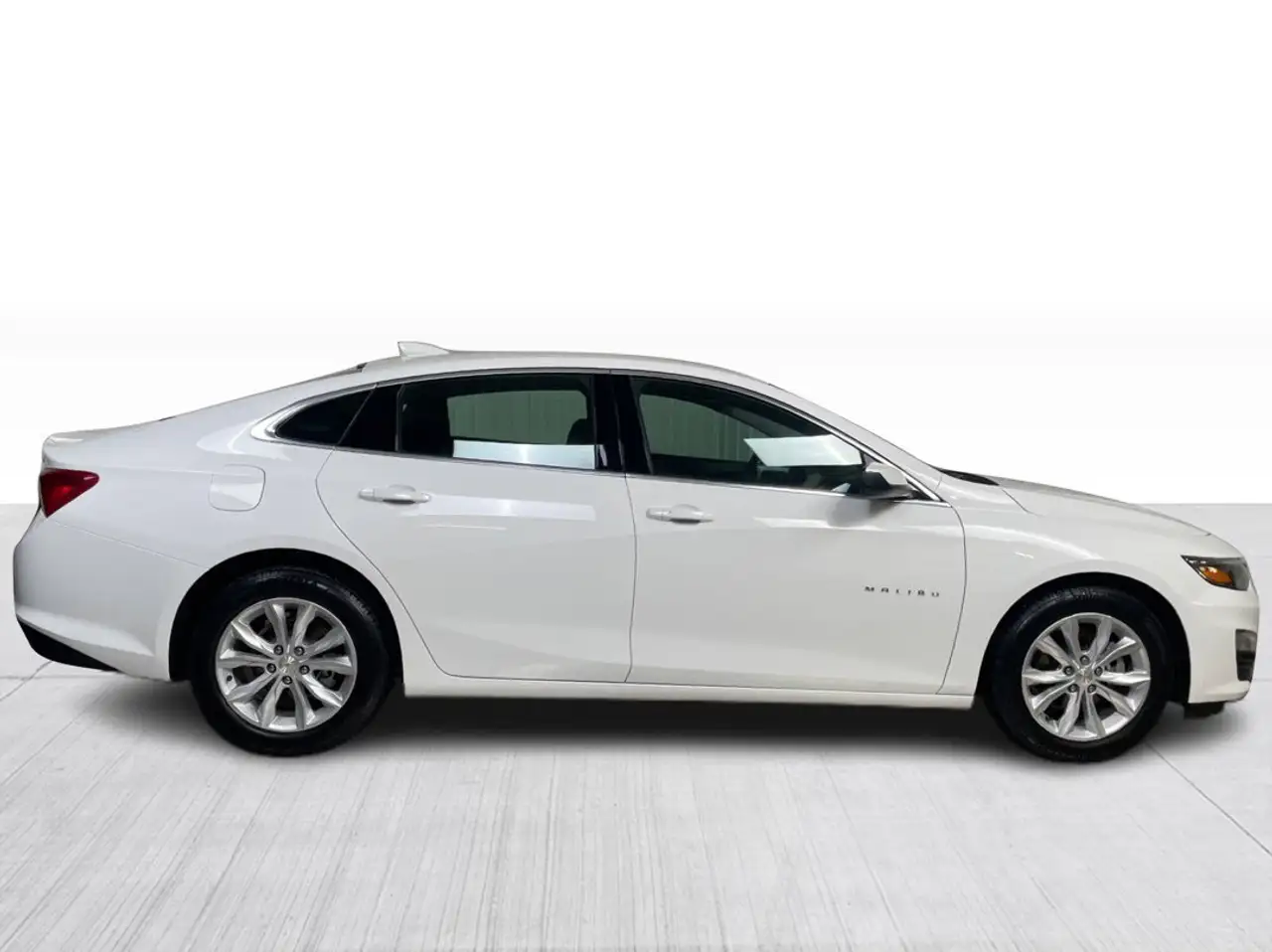 Chevrolet Malibu снимка Chevrolet Malibu