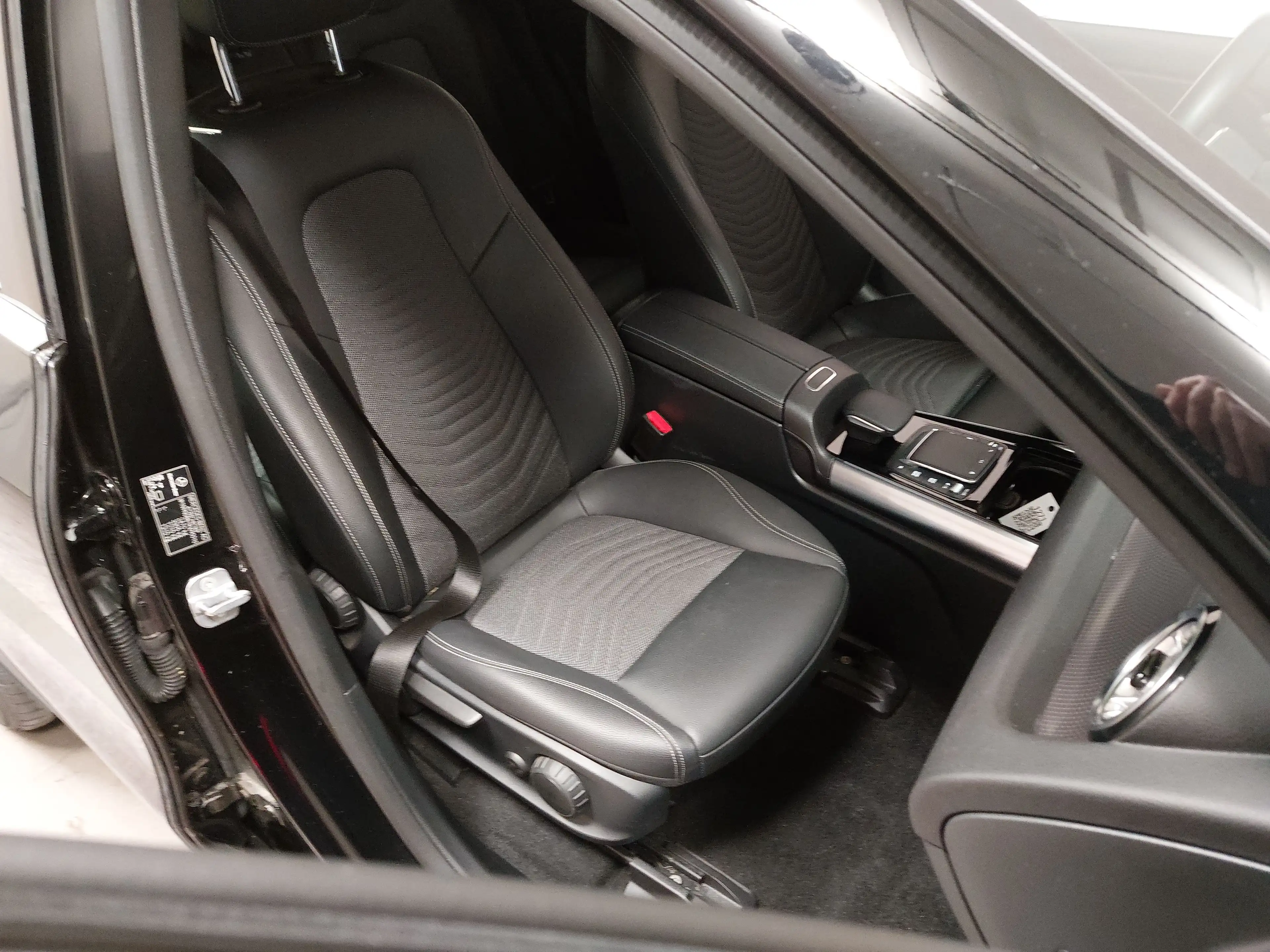 Mercedes-Benz EQA 250 MB EQA 250 Progressive T-Leder Navi LED Shz RFK — photo 10