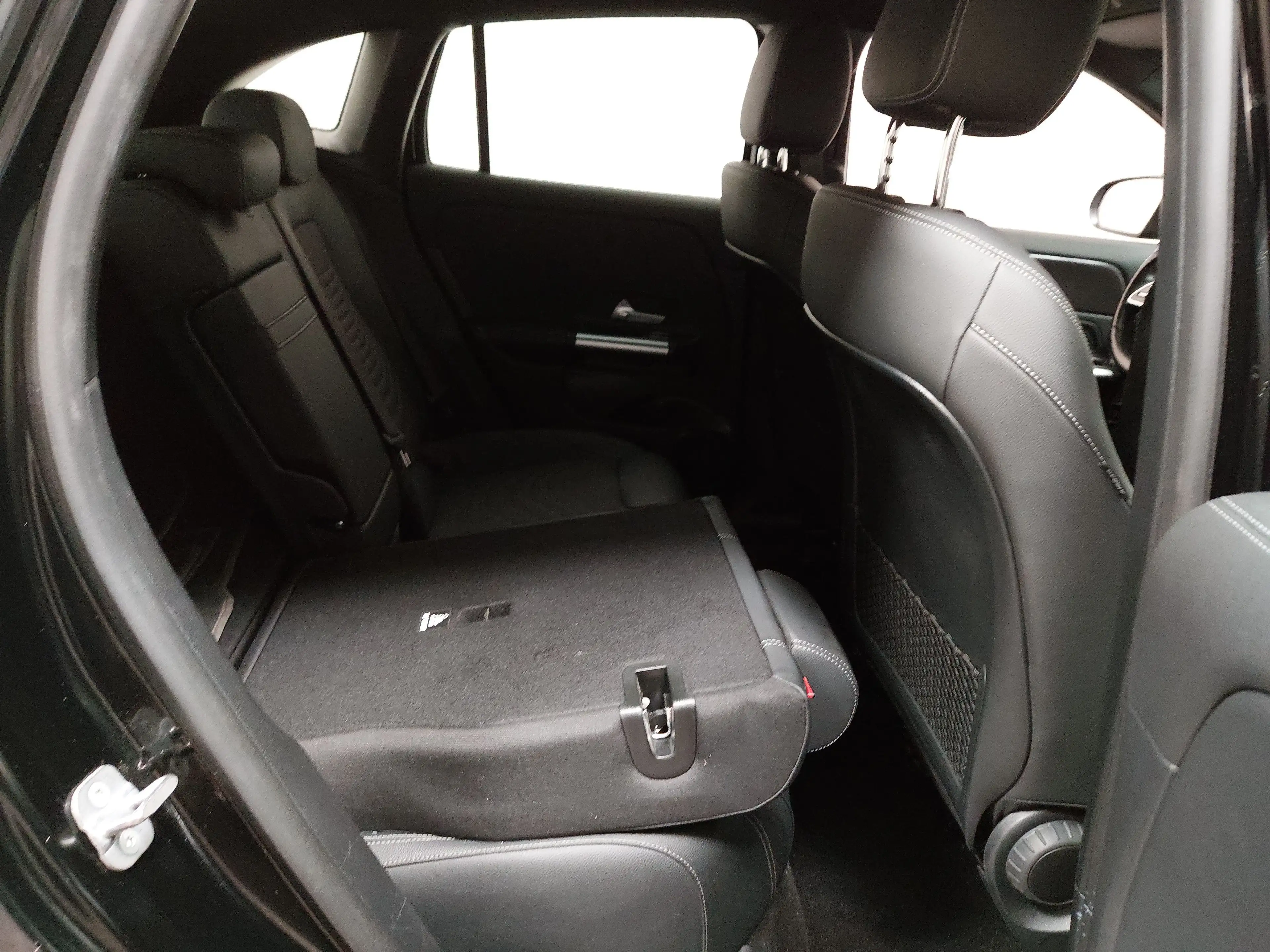 Mercedes-Benz EQA 250 MB EQA 250 Progressive T-Leder Navi LED Shz RFK — photo 11