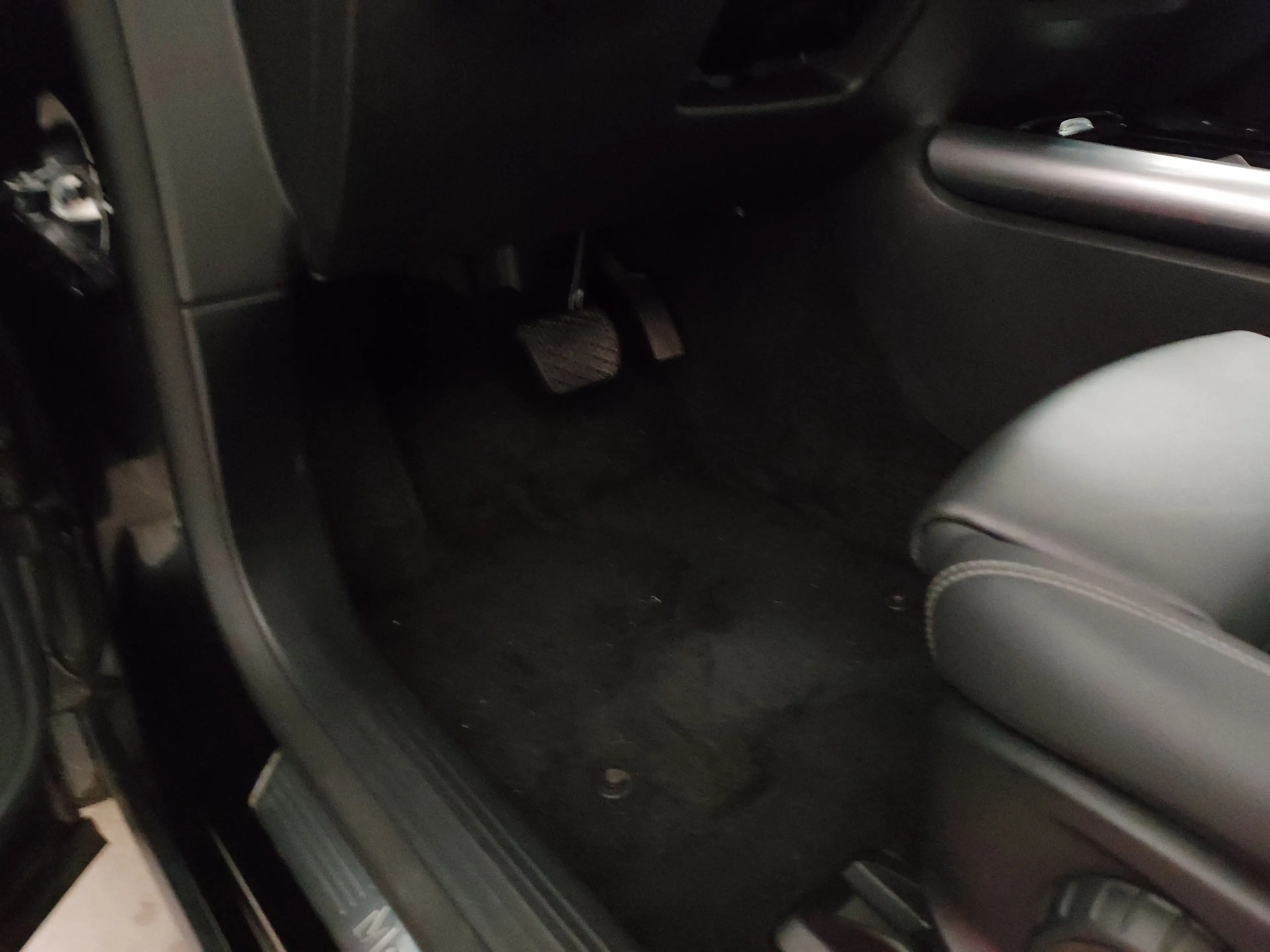 Mercedes-Benz EQA 250 MB EQA 250 Progressive T-Leder Navi LED Shz RFK — photo 7