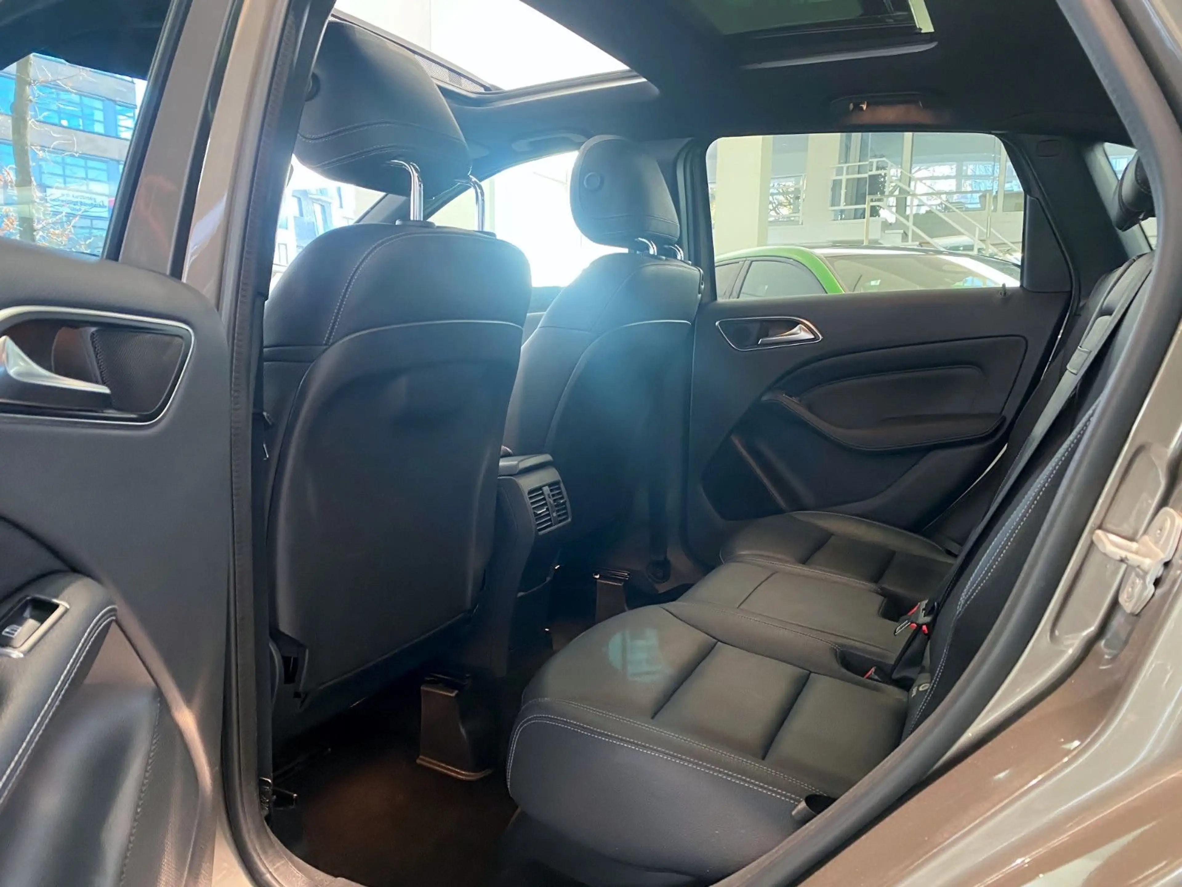 Mercedes-Benz B 250 Night Paket/Pano/Spur/Comand/Xenon/AhK — photo 8