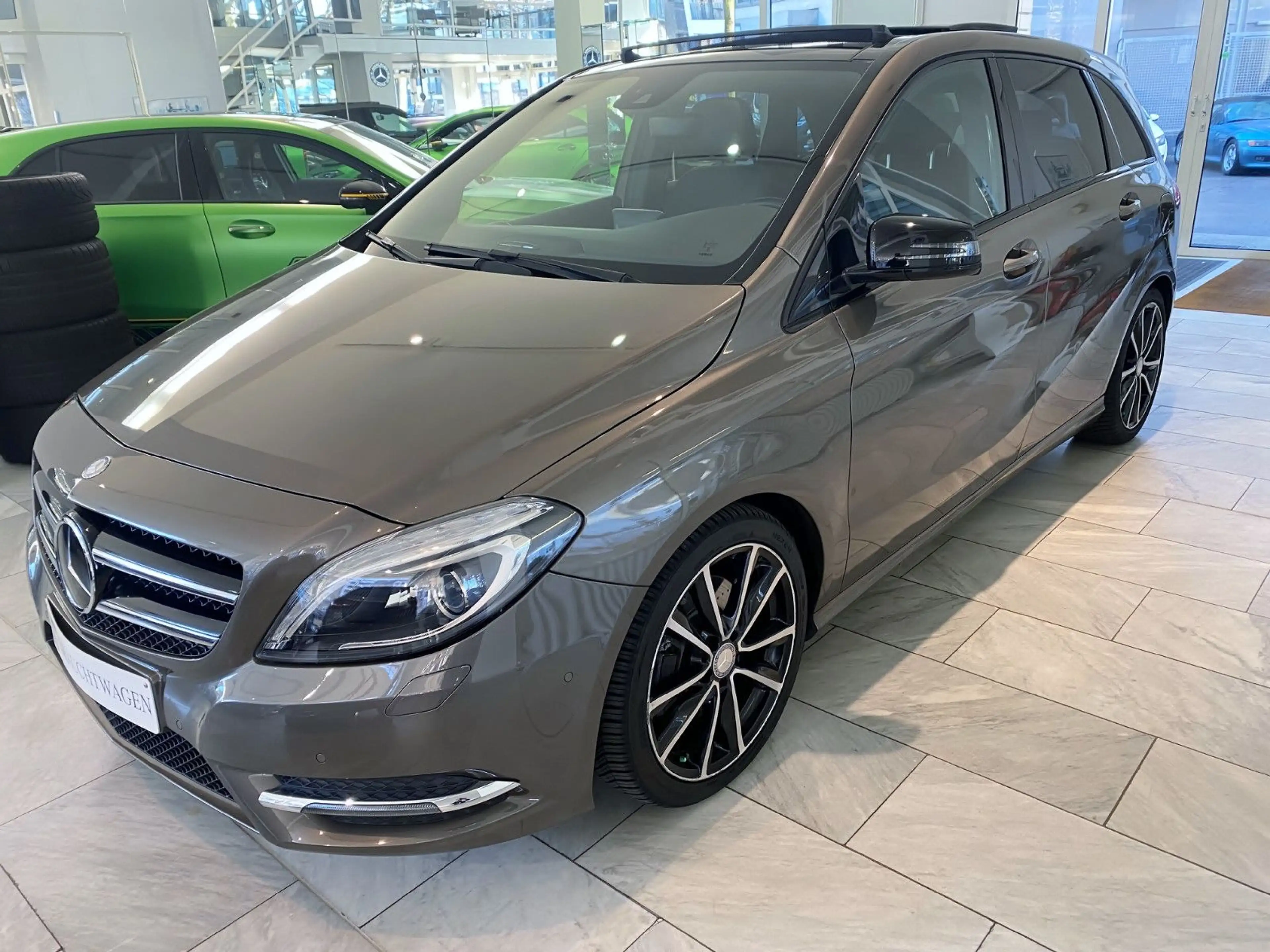 Mercedes-Benz B 250 Night Paket/Pano/Spur/Comand/Xenon/AhK
