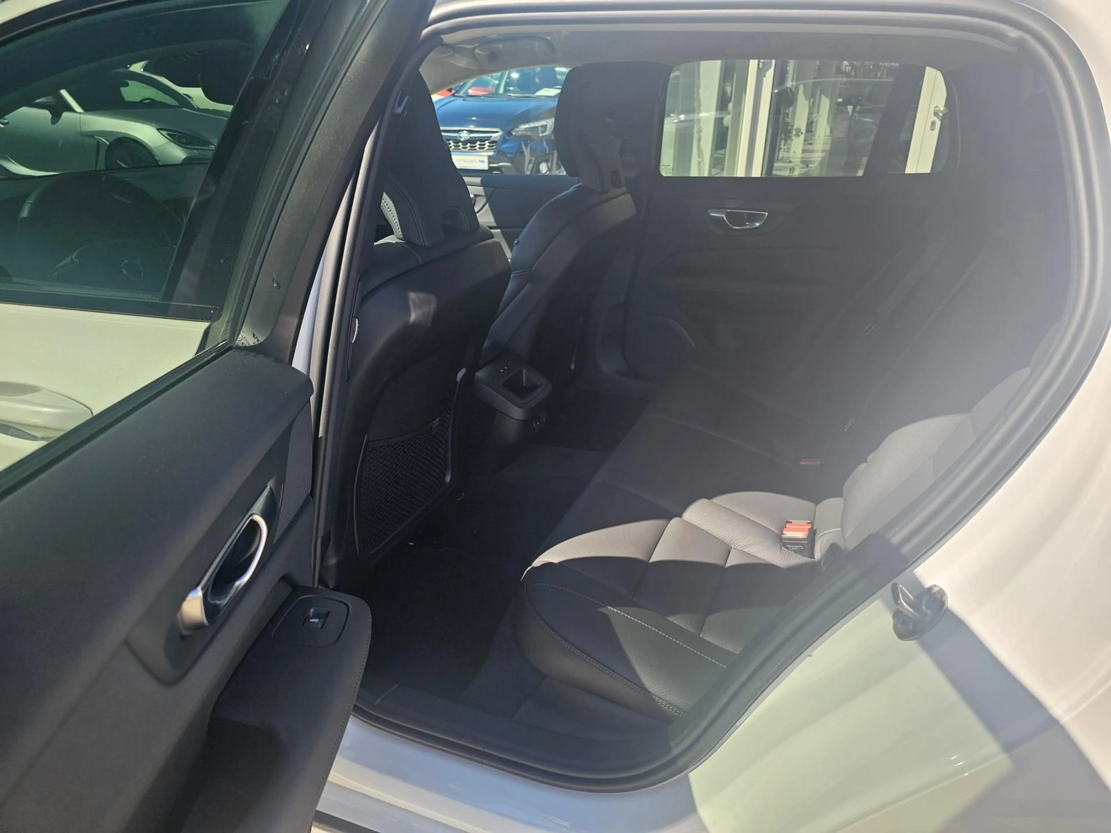 Volvo V60 B4 (Benzin) Aut. Plus Dark ACC/Navi/Kamera — photo 17