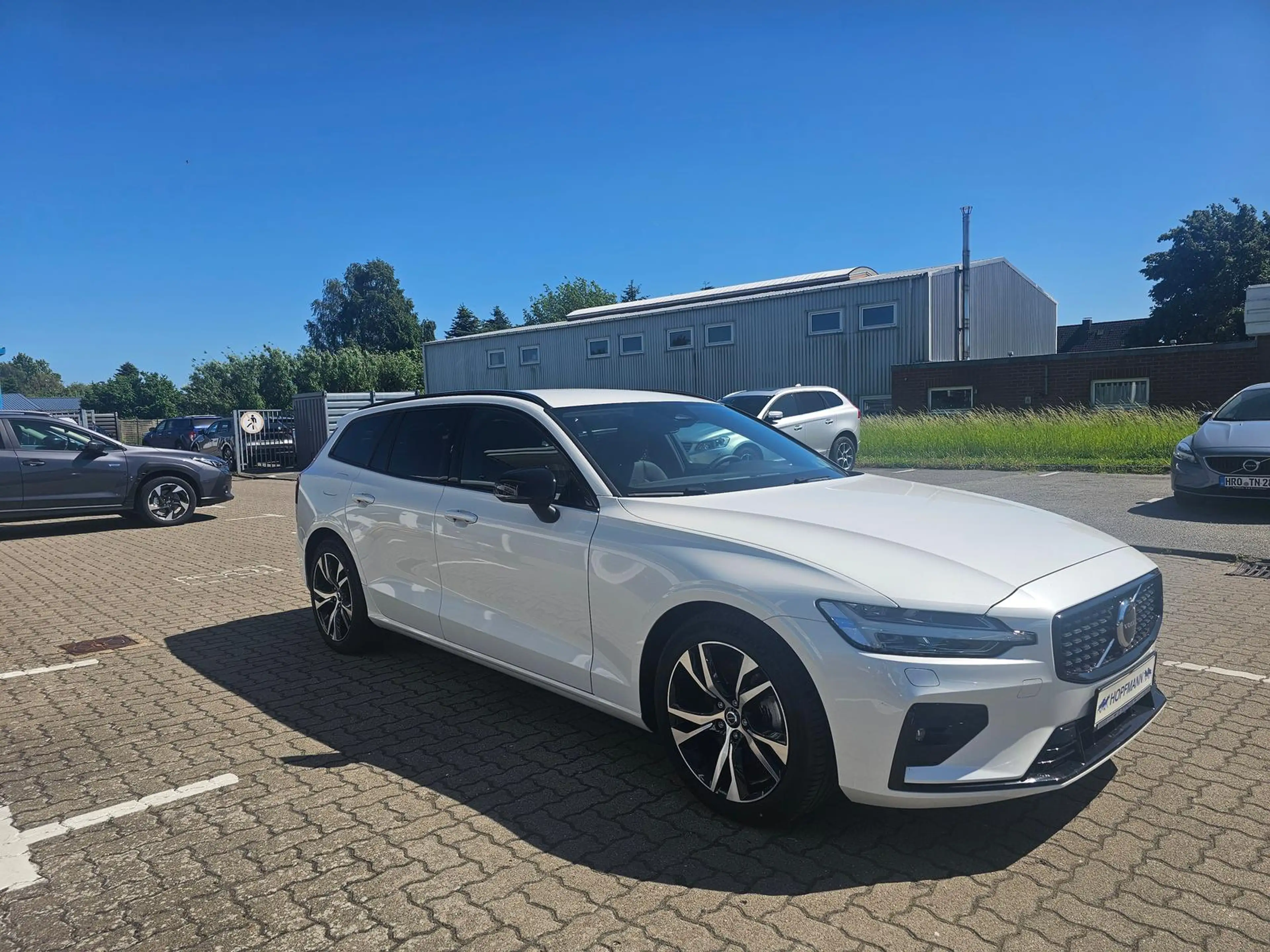 Volvo V60 B4 (Benzin) Aut. Plus Dark ACC/Navi/Kamera — photo 5