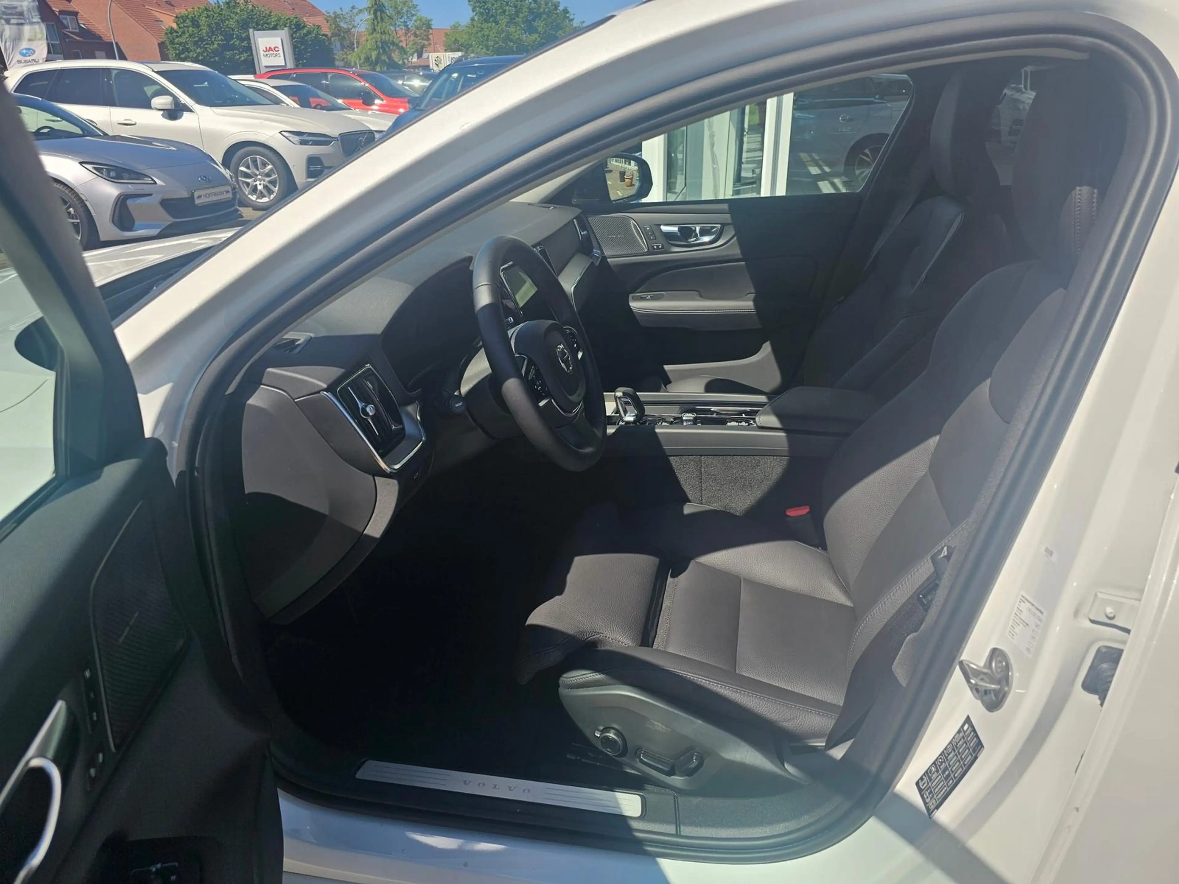 Volvo V60 B4 (Benzin) Aut. Plus Dark ACC/Navi/Kamera — photo 7