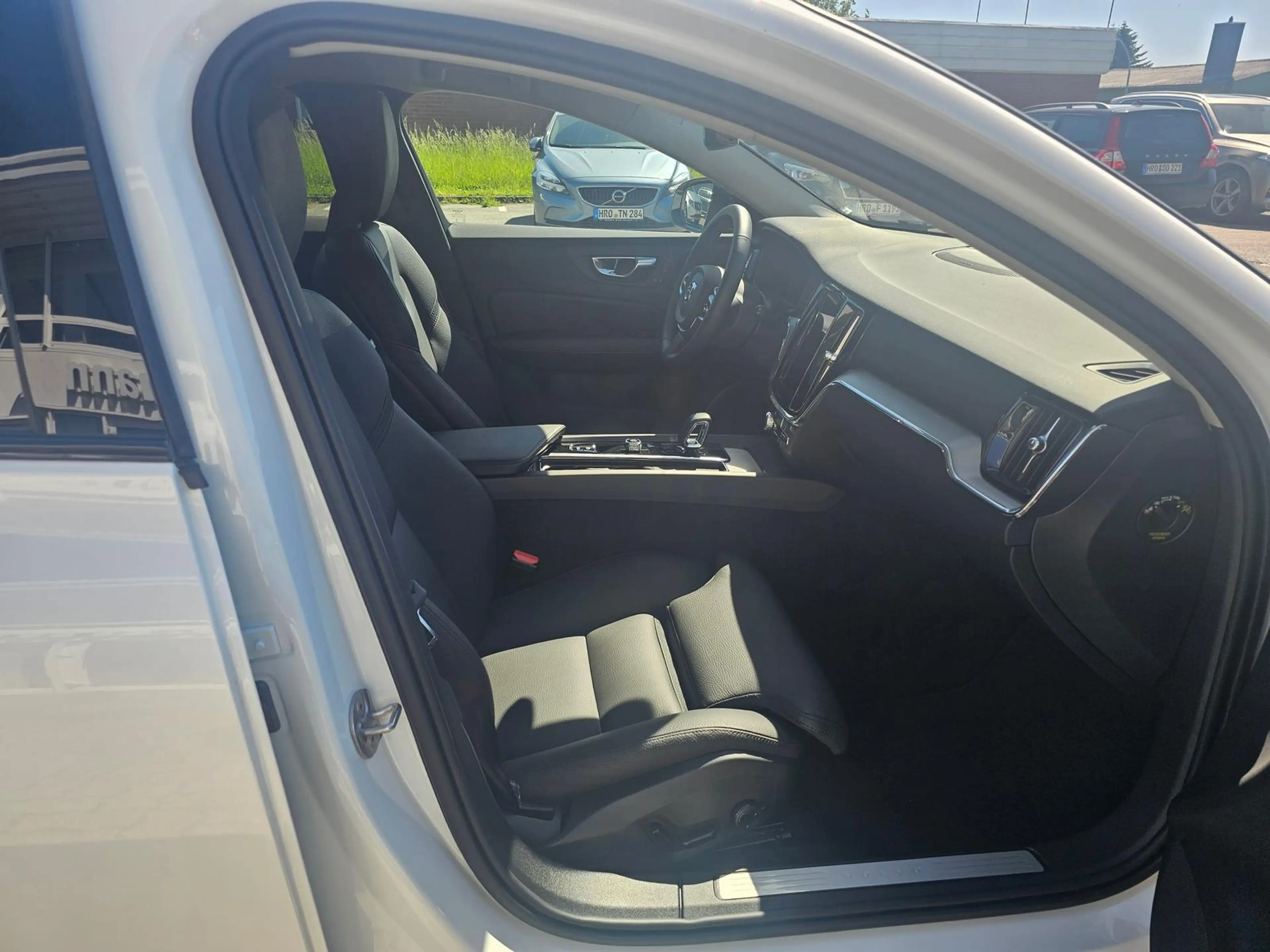 Volvo V60 B4 (Benzin) Aut. Plus Dark ACC/Navi/Kamera — photo 16