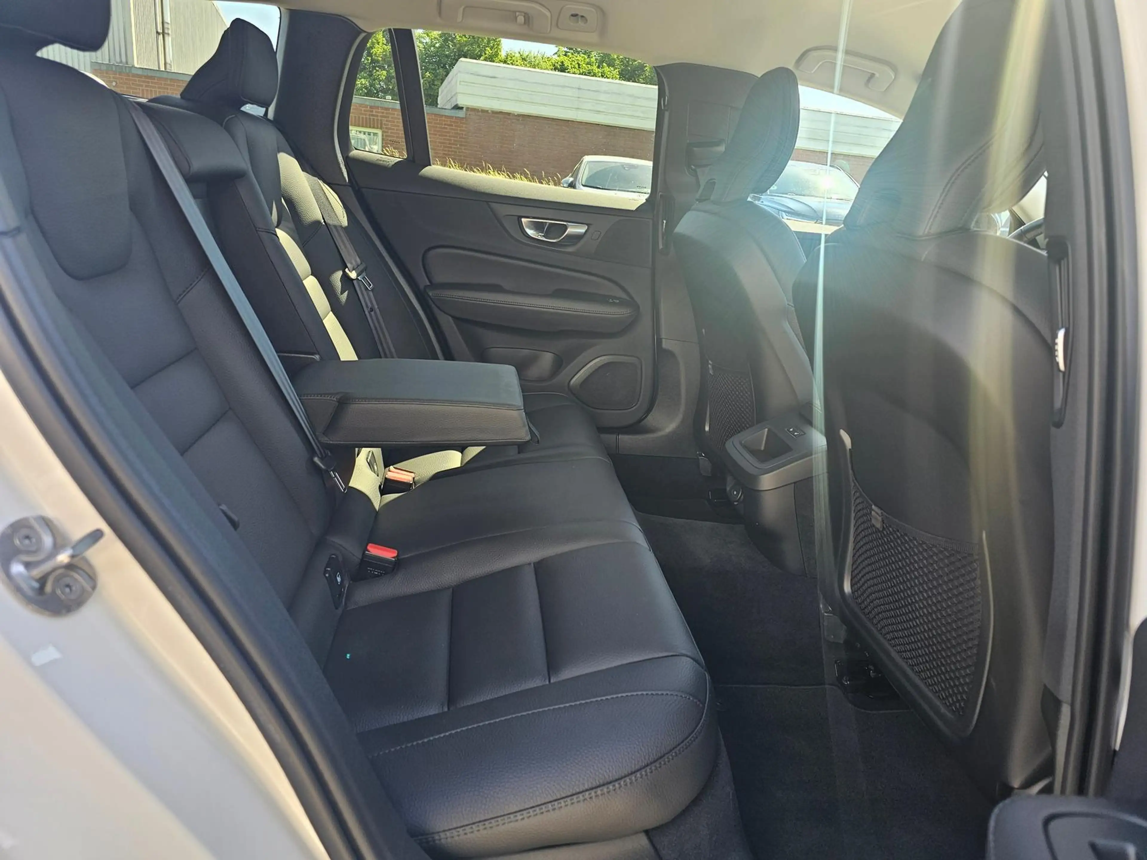 Volvo V60 B4 (Benzin) Aut. Plus Dark ACC/Navi/Kamera — photo 20