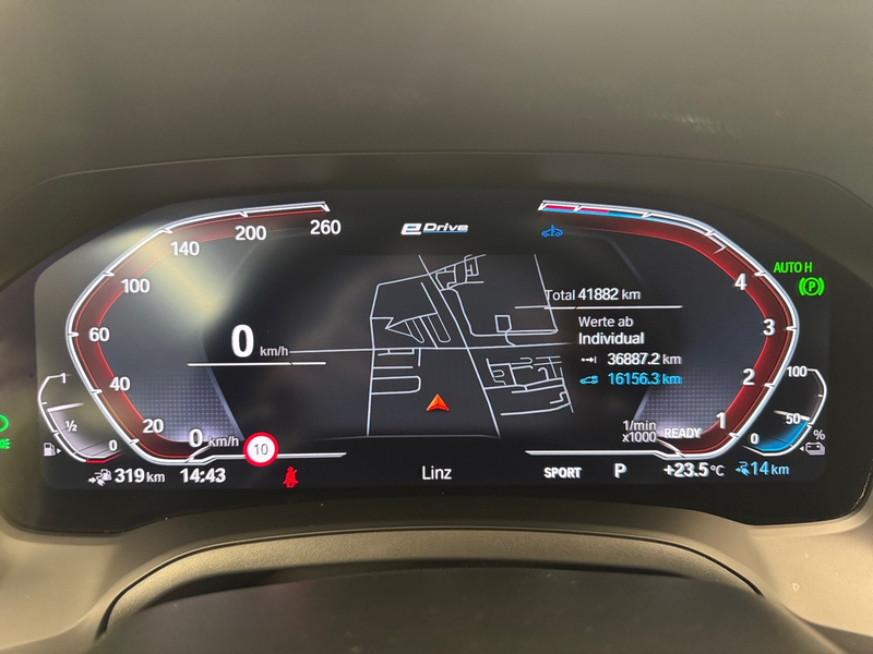 BMW 320 e xDrive — photo 4