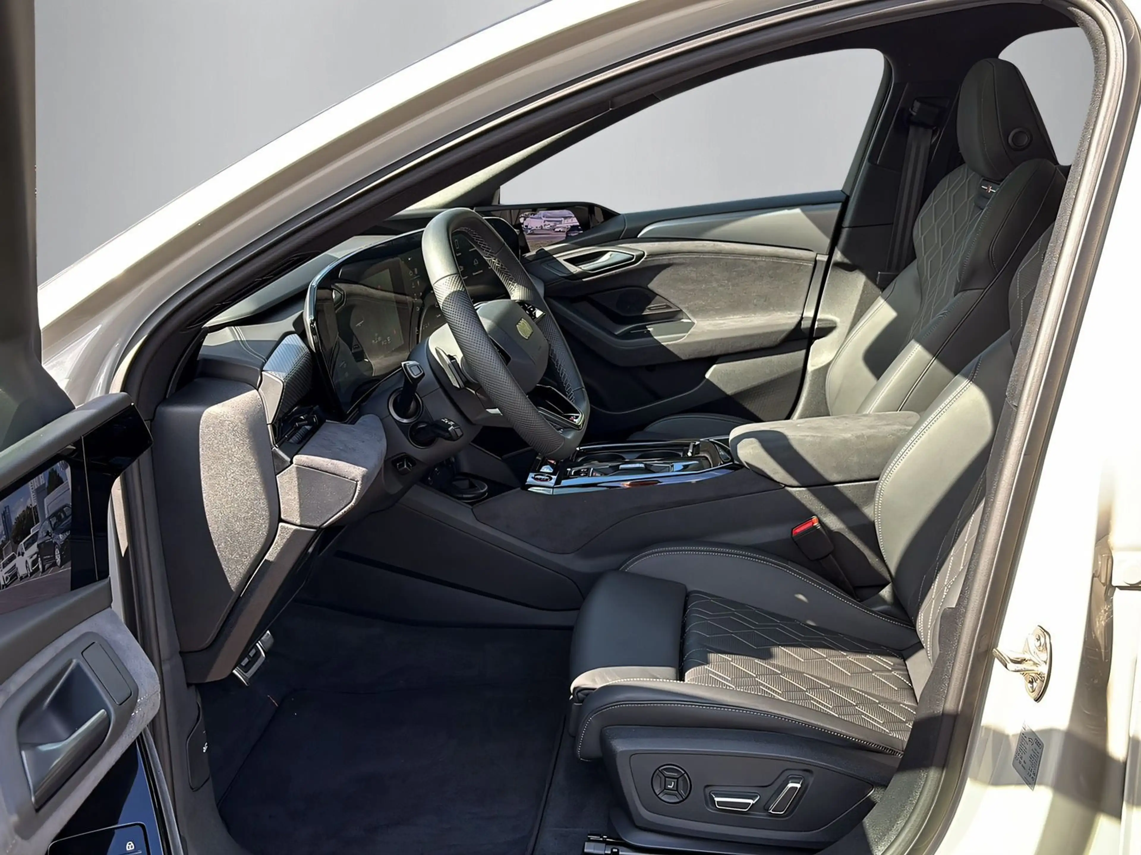 Audi S6 e-tron "edition one" +AHK+PANO+OPTIK+ — photo 5