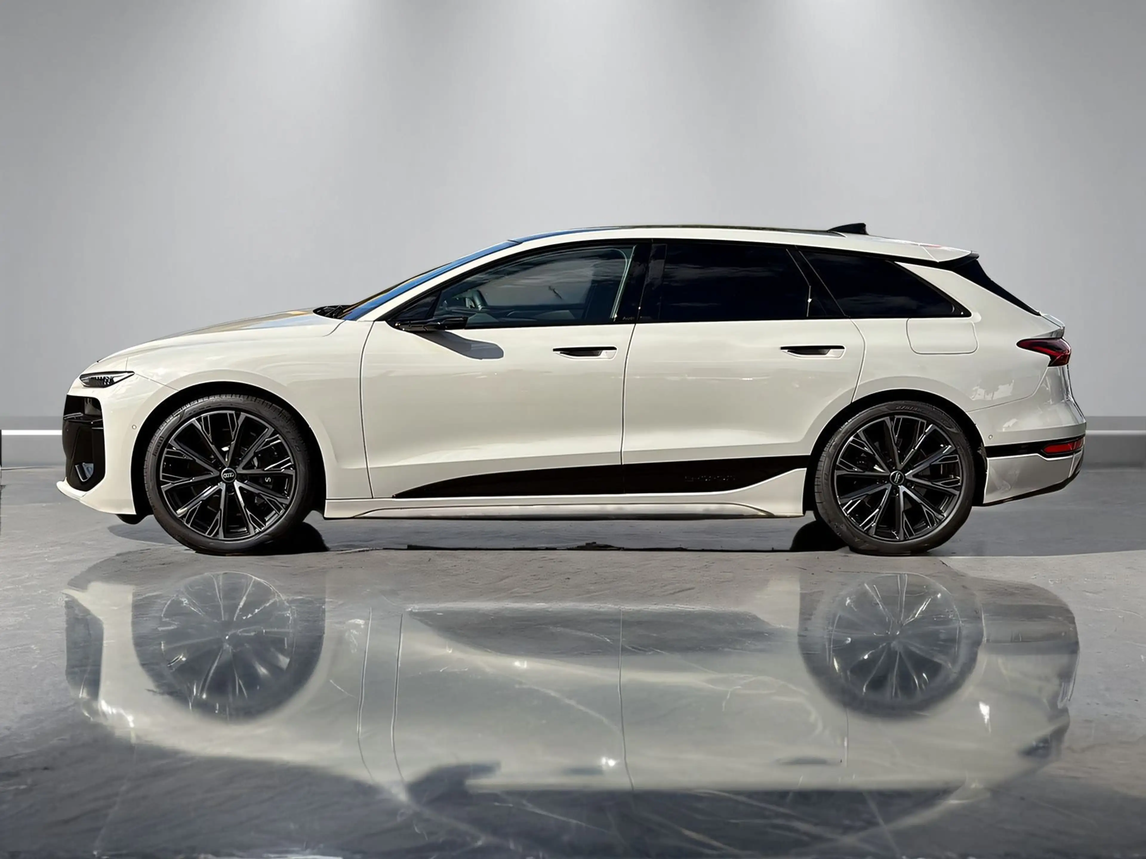 Audi S6 e-tron "edition one" +AHK+PANO+OPTIK+ — photo 4