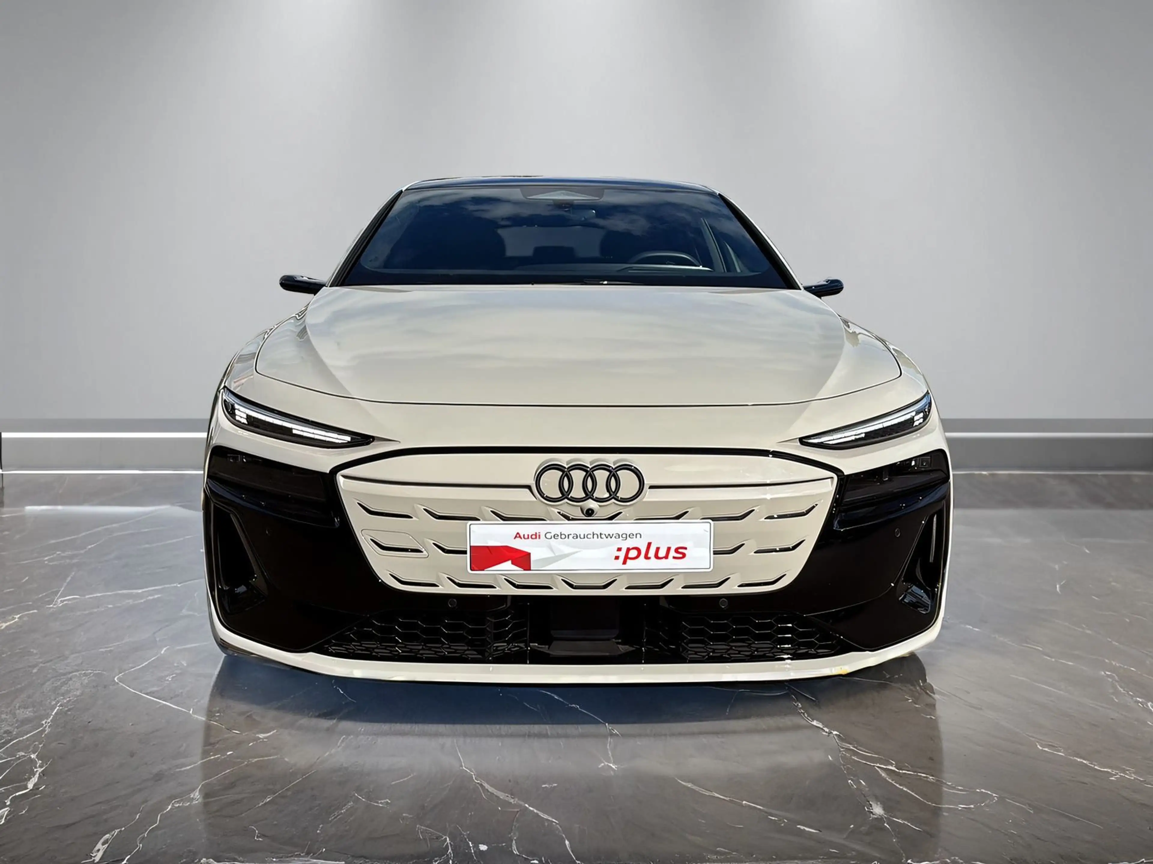 Audi S6 e-tron "edition one" +AHK+PANO+OPTIK+ — photo 2