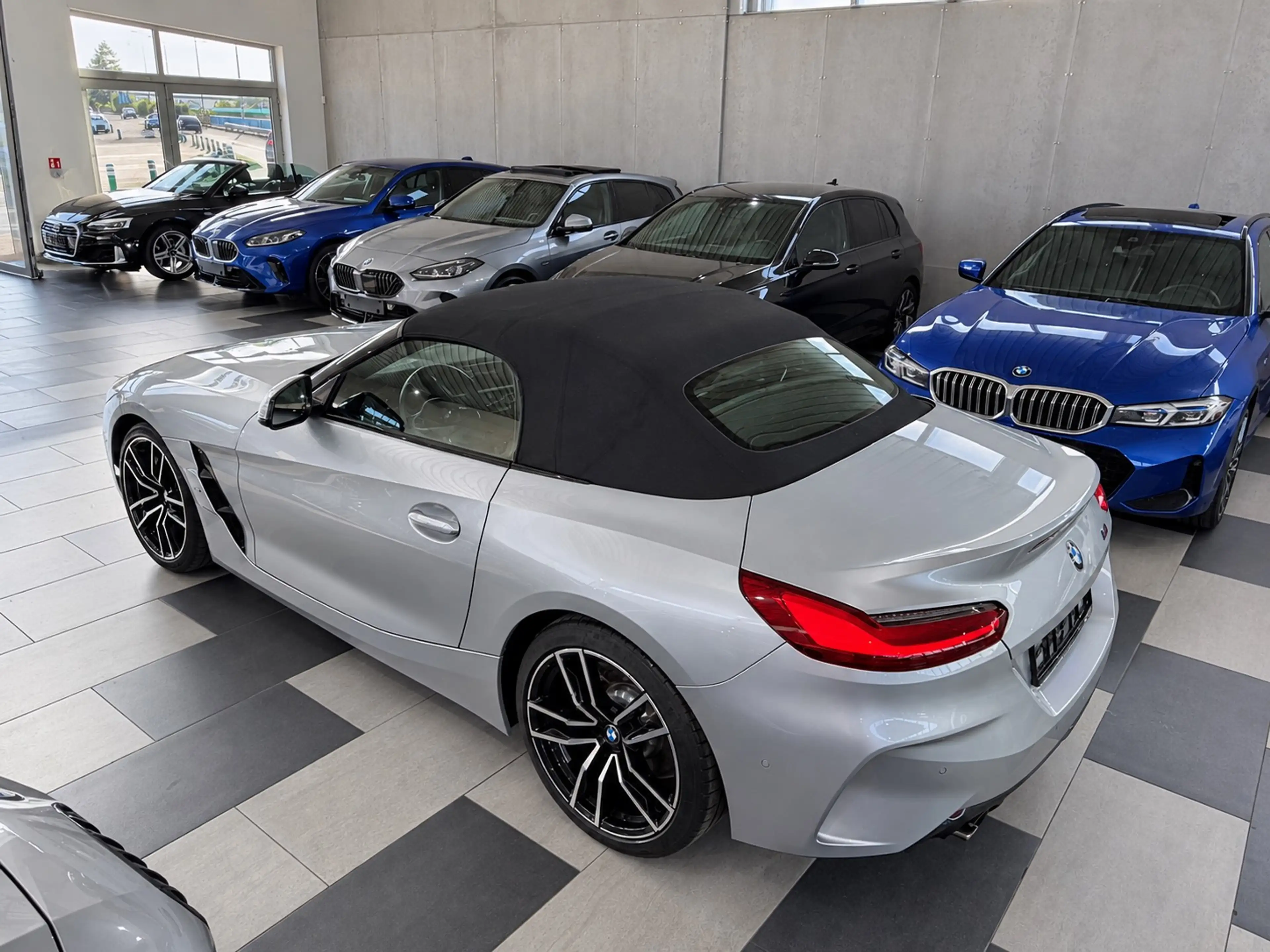 BMW Z4 20i / PACK M / NAVIGATION / CAMERA / CUIR / SIEGES CHAUFFANTS / FULL — photo 9