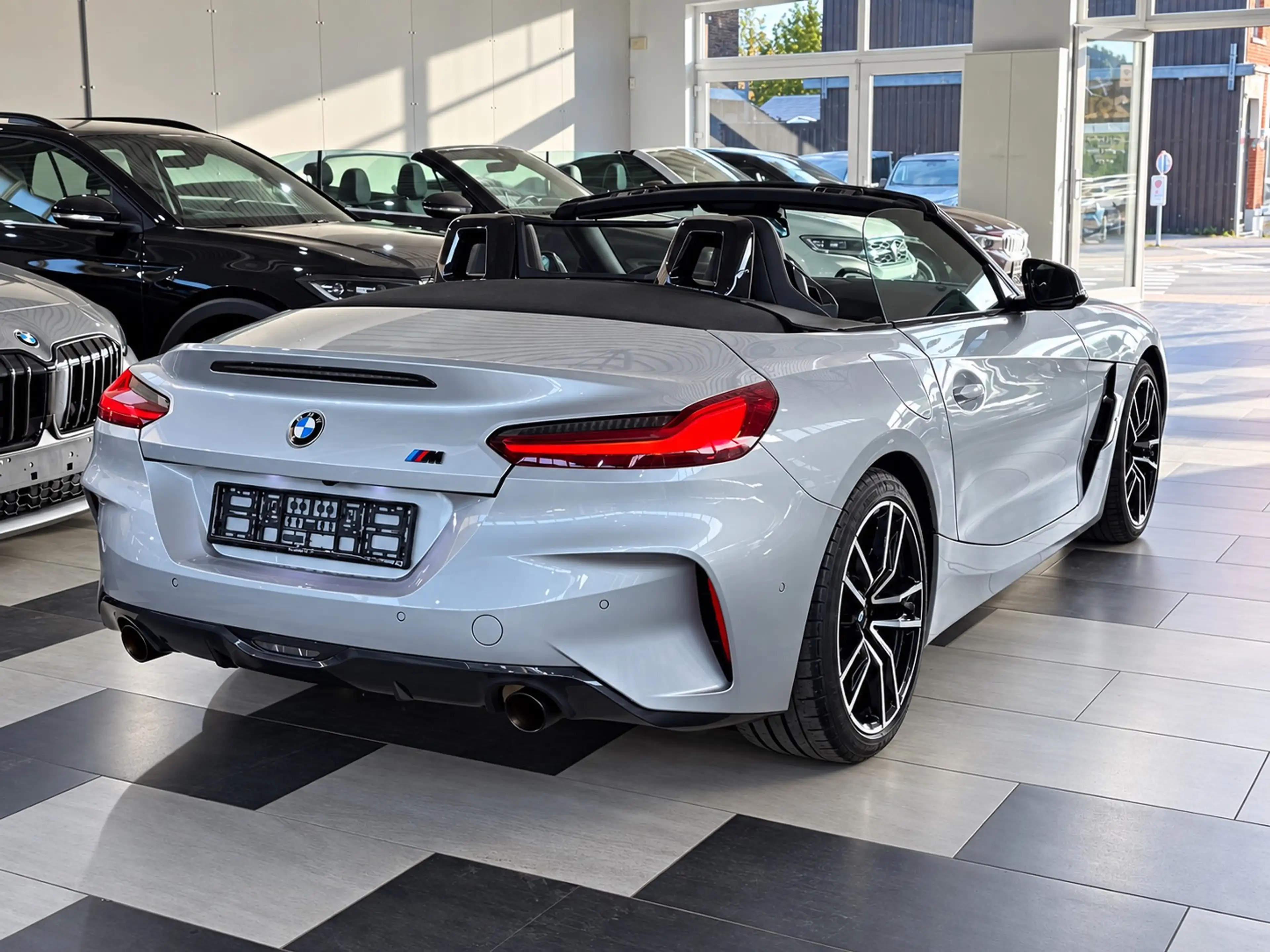 BMW Z4 20i / PACK M / NAVIGATION / CAMERA / CUIR / SIEGES CHAUFFANTS / FULL — photo 4