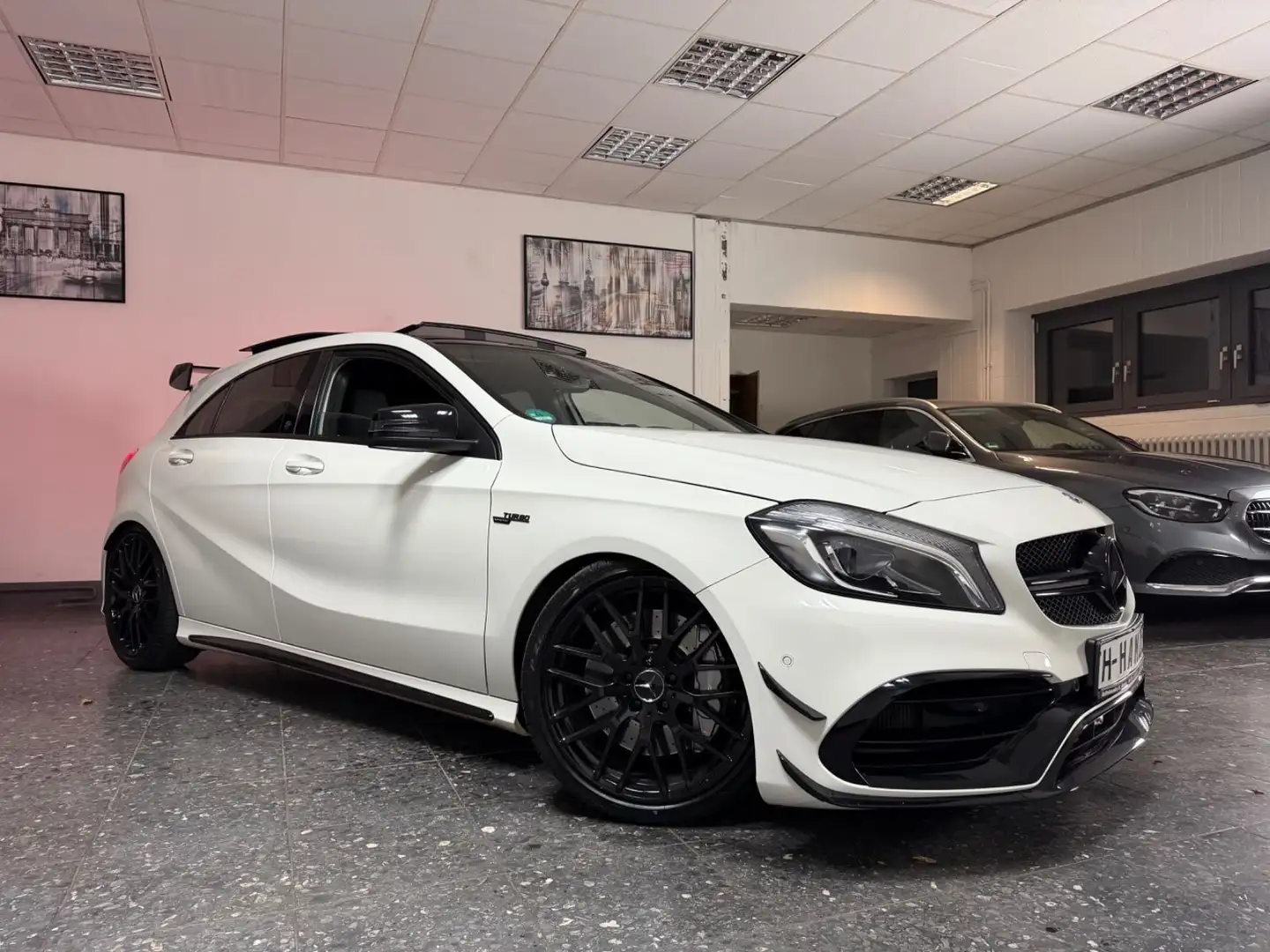 Mercedes-Benz A 45 AMG 4M FACELIFT AERO Packet CARBON PANO H&K Wit - 2