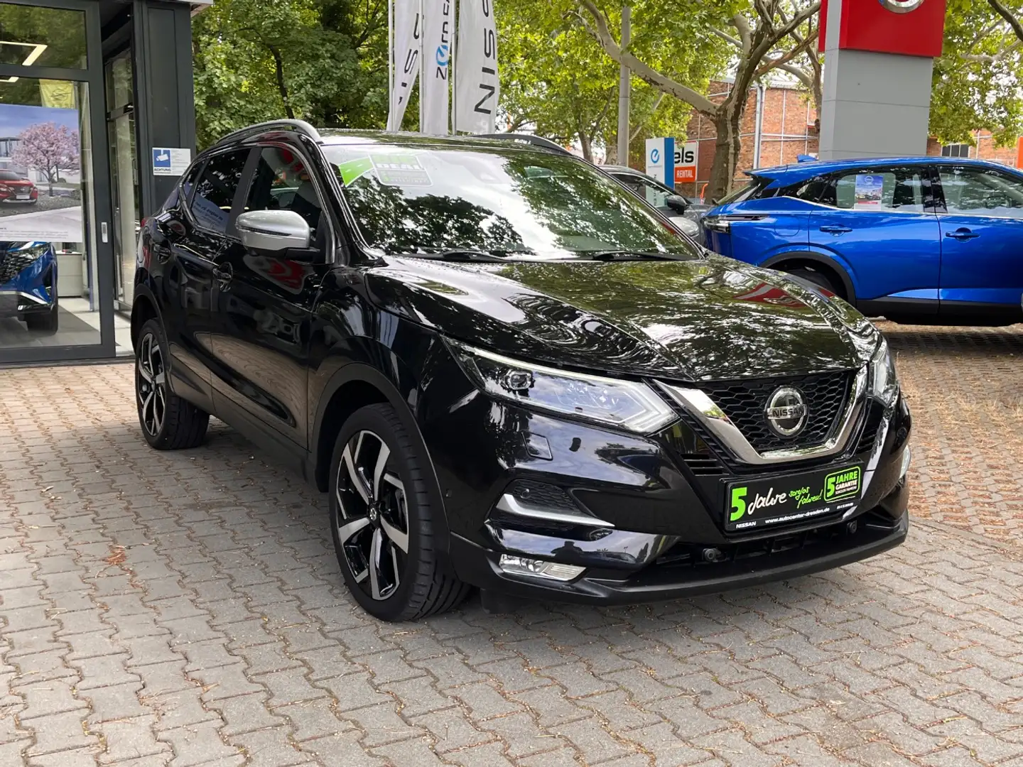 Nissan Qashqai 1.7 dCi Tekna+ Pano Kam Navi LED Bose Zwart - 2