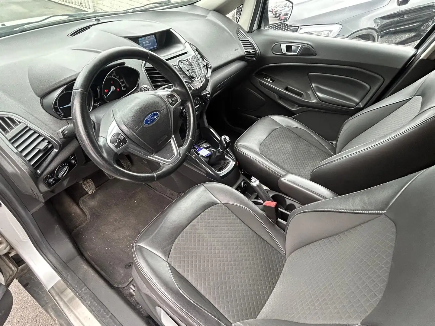 Ford EcoSport 1.5 TDCI 4x2 FAIBLE KM CUIR/CLIMATISATION Grijs - 2