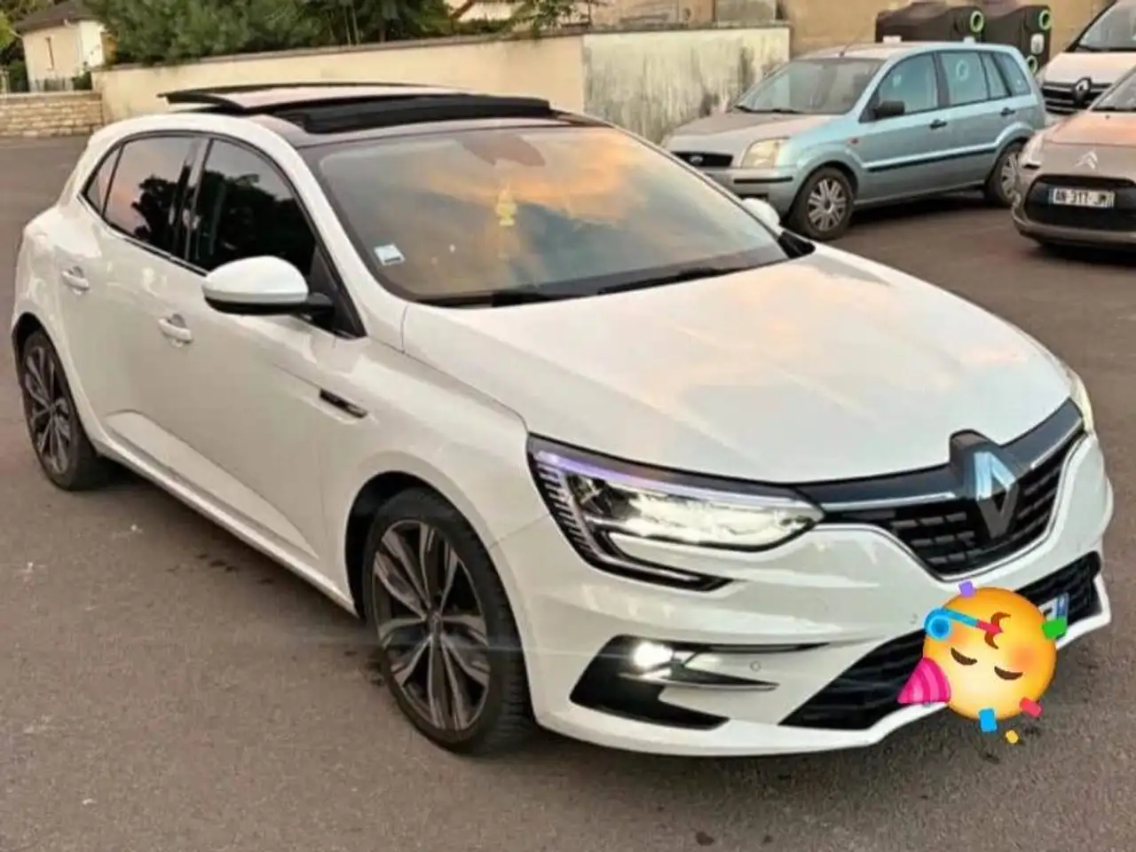 Renault Megane Citadine 5 portes — photo 5