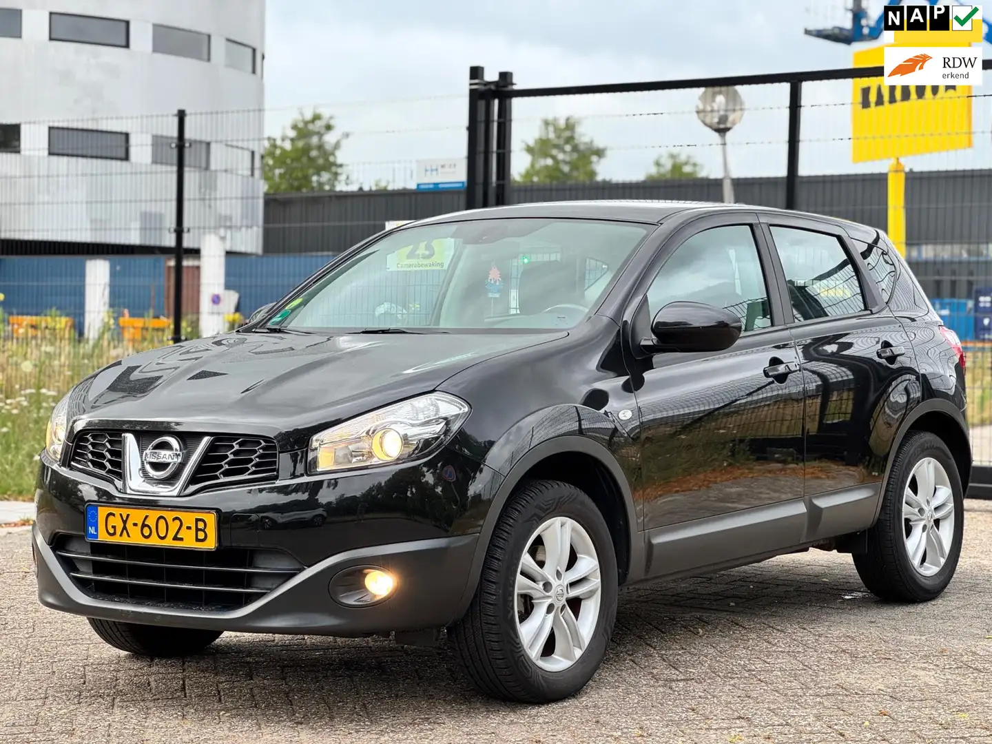 Nissan Qashqai 1.6 Acenta/navi/camera/airco/cruise/dealeronderh Zwart - 1