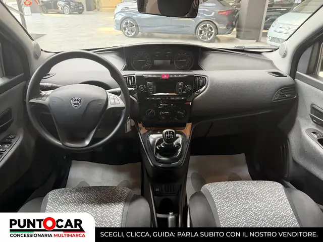 Lancia Ypsilon view 20