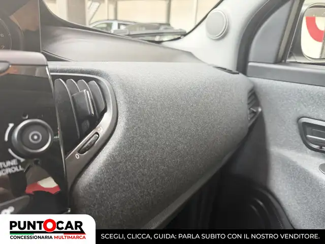 Lancia Ypsilon view 15