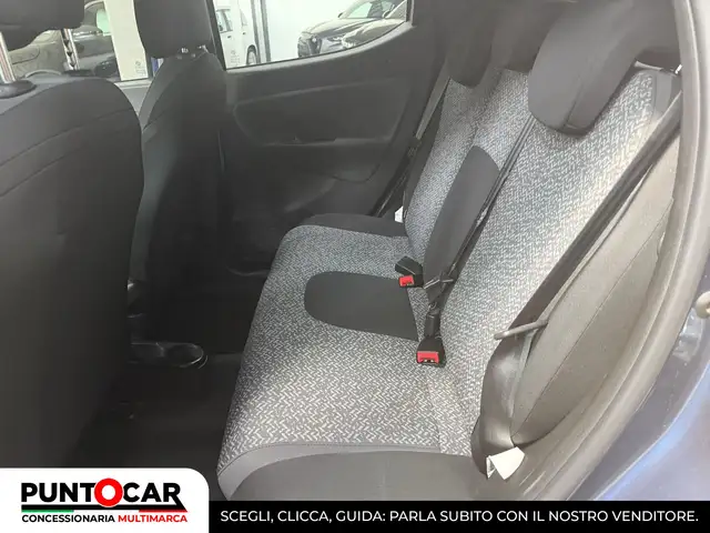 Lancia Ypsilon view 18