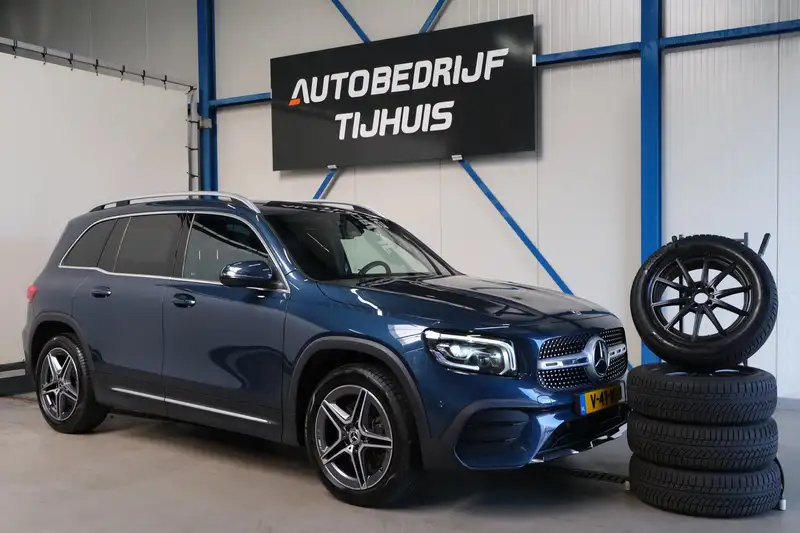 Mercedes-Benz GLB 220
