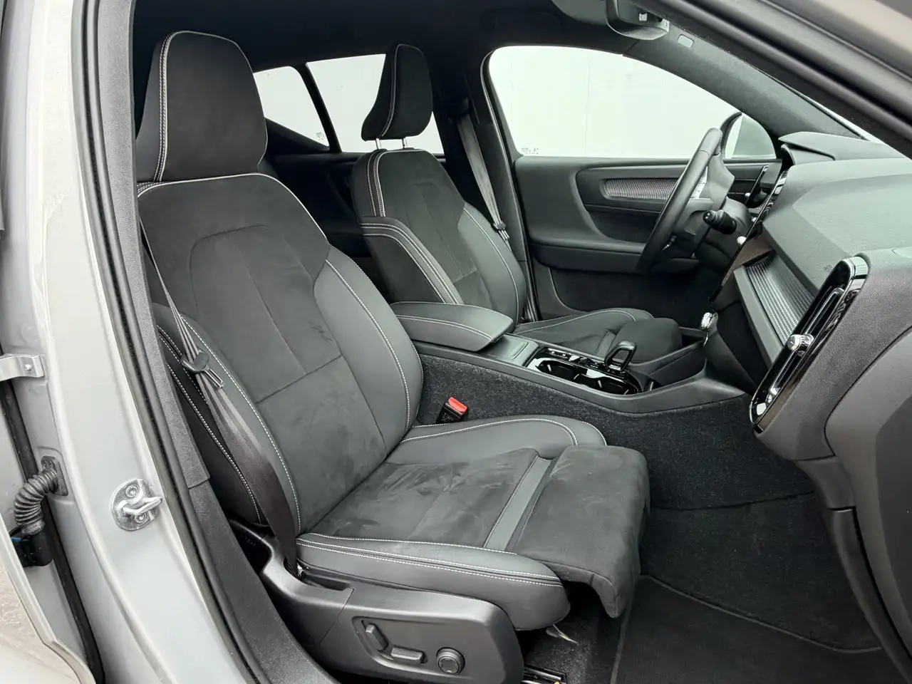 Volvo XC40 2.0 B4 198pk AWD Plus Bright HK AdaptCruise Trekha, миниатюра 11