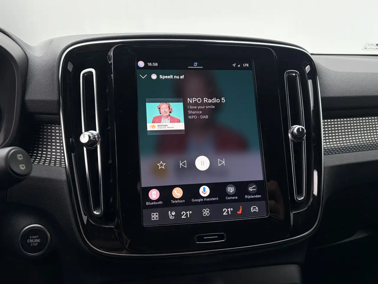 Volvo XC40 2.0 B4 198pk AWD Plus Bright HK AdaptCruise Trekha, миниатюра 25