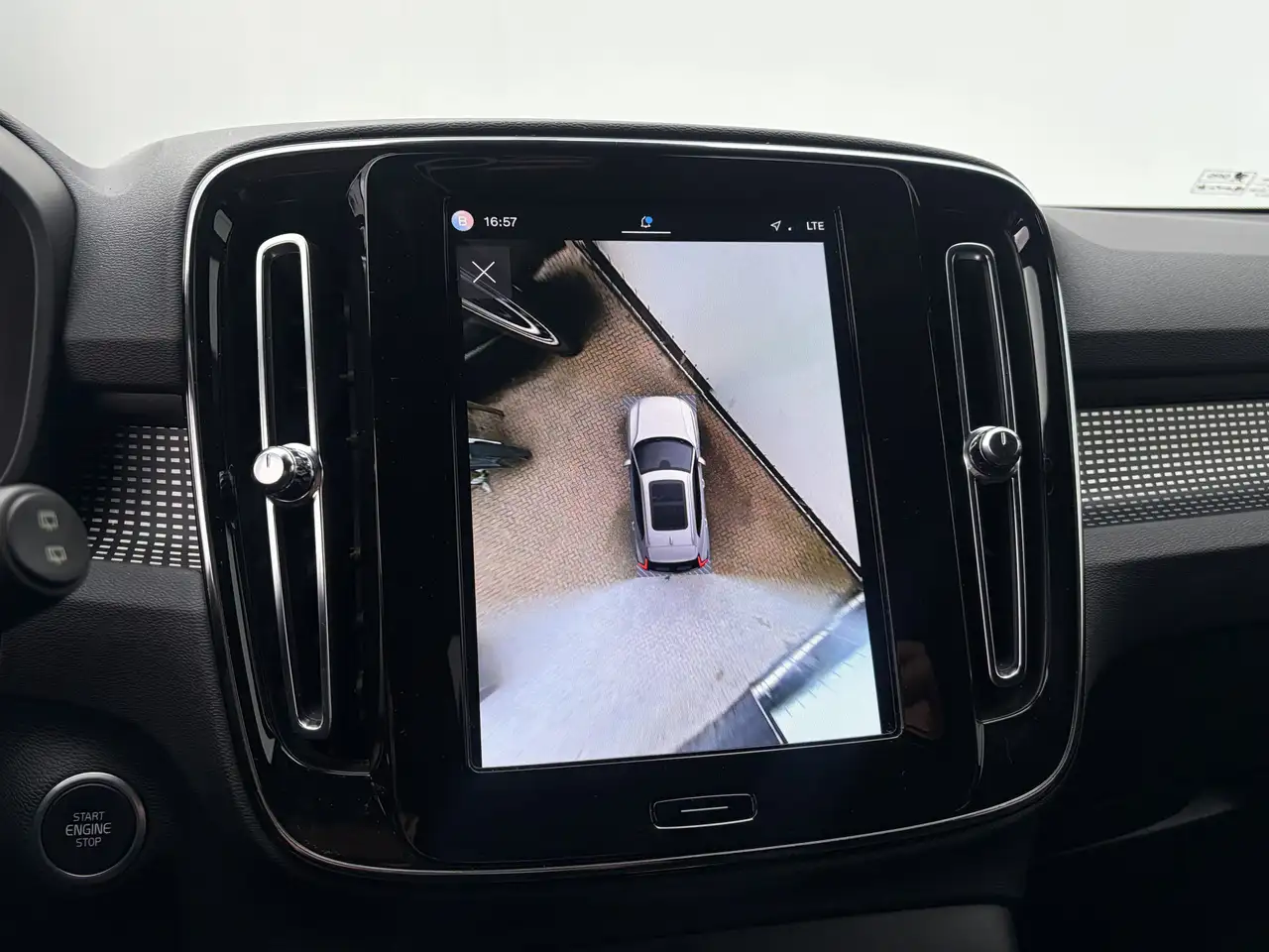 Volvo XC40 2.0 B4 198pk AWD Plus Bright HK AdaptCruise Trekha, миниатюра 5