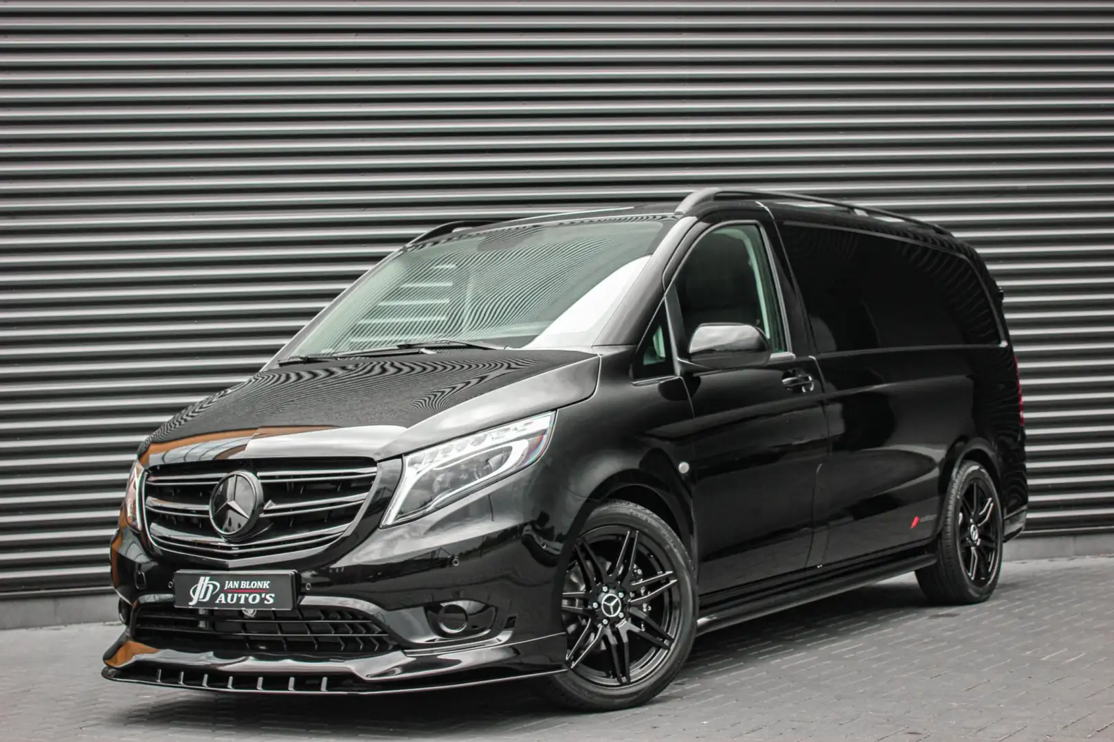 Mercedes-Benz Vito CDI LANG BLACK EDITION AMG- EDITION / AUTOMAAT / D Fekete - 1