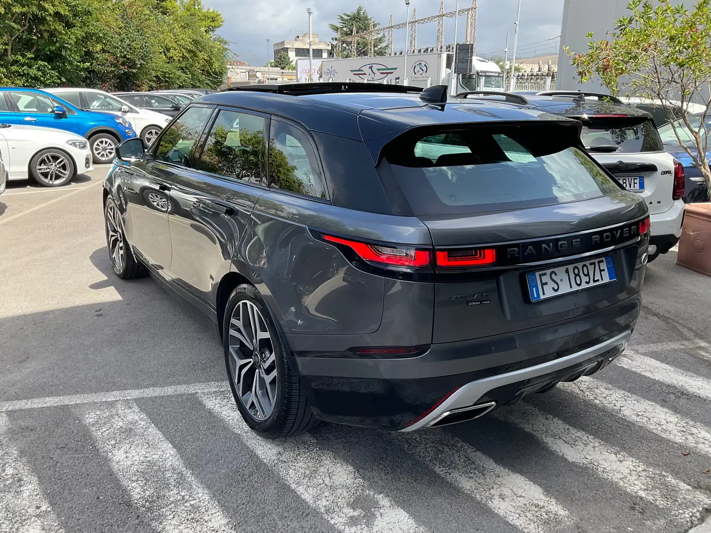 Land Rover Range Rover Velar 3.0 V6 sd6 R-Dynamic HSE 300cv auto Grigio - 2