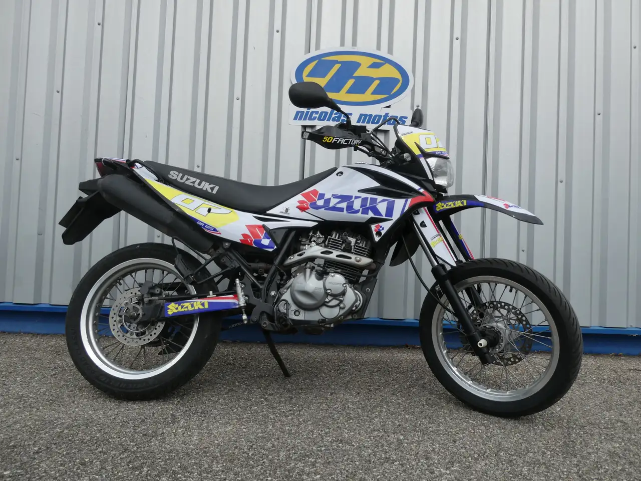Suzuki DR 125