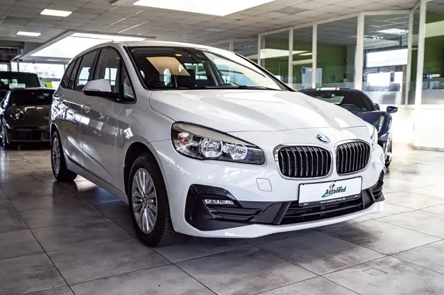 BMW 2 Series view 3