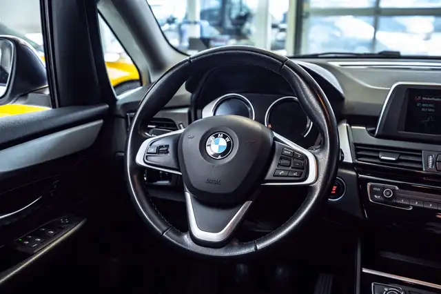 BMW 2 Series view 20