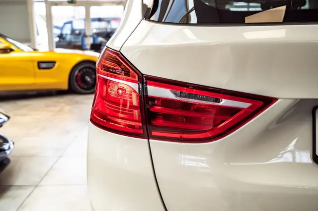BMW 2 Series view 14