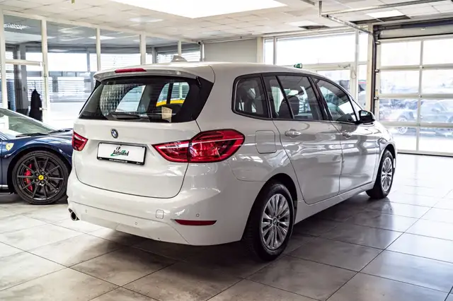 BMW 2 Series view 7