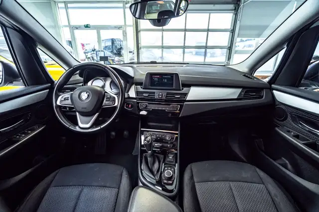 BMW 2 Series view 21