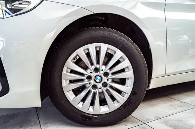 BMW 2 Series view 12