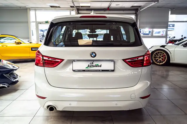 BMW 2 Series view 6