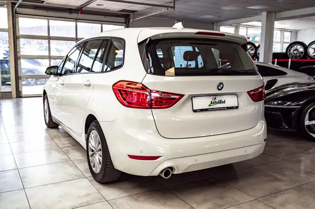 BMW 2 Series view 5