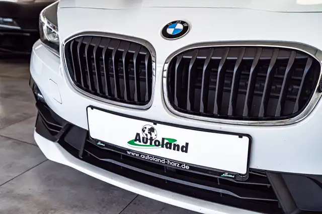 BMW 2 Series view 10