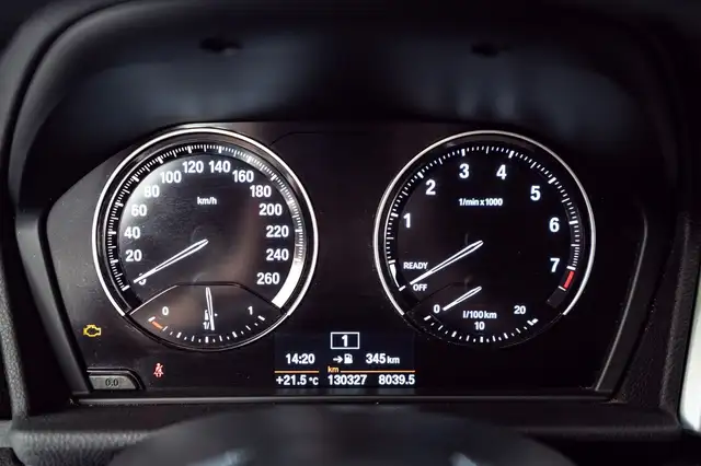 BMW 2 Series view 26