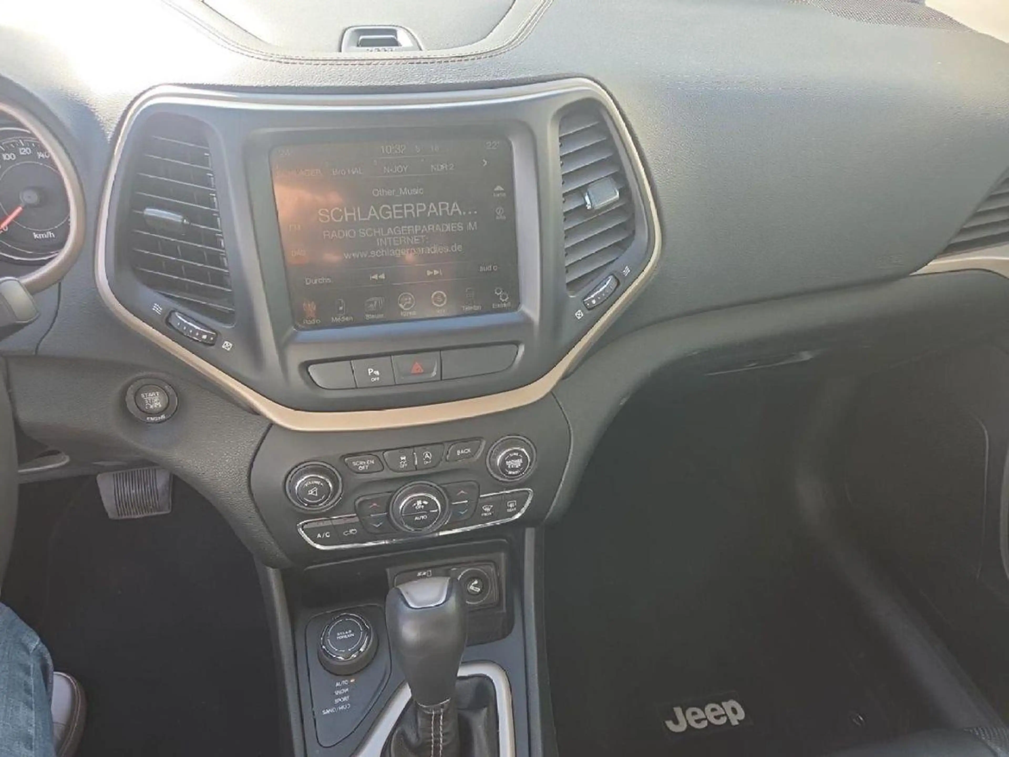 Jeep Cherokee Limi. 4WD 2.2 M-Jet AT/Xenon/SH/Klima-nur an Händl — photo 10
